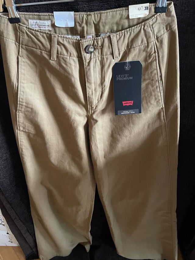 Pantalón Chino Levi's Mujer Beige