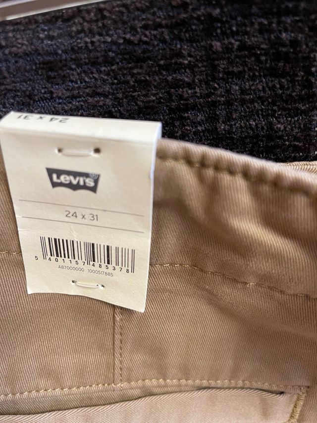 Pantalón Chino Levi's Mujer Beige