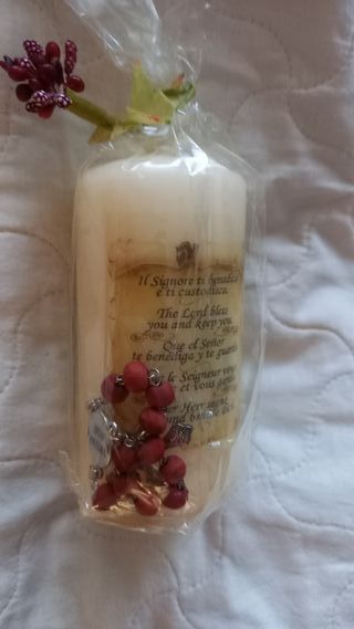 Candela con immagine di Papa Francesco e rosario