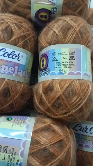 Lote 10 ovillos hilo Aterciopelada 100g