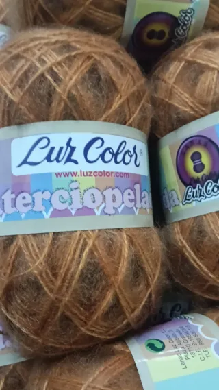 Lote 10 ovillos hilo Aterciopelada 100g