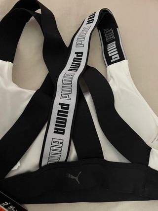 Top deportivo Puma blanco y negro