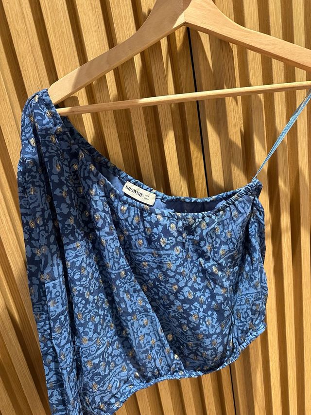 Camisa asimétrica Brownie azul y oro