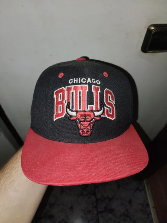 Gorra Chicago Bulls Negra y Roja
