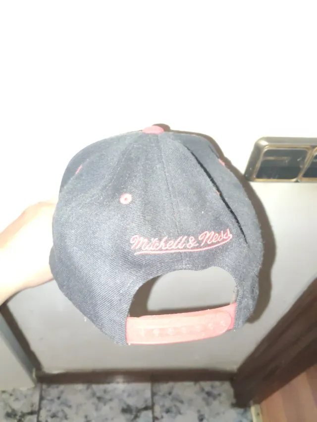 Gorra Chicago Bulls Negra y Roja