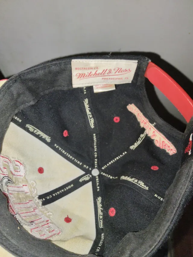 Gorra Chicago Bulls Negra y Roja