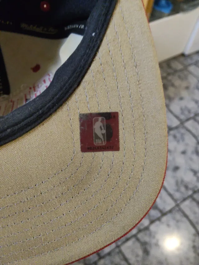 Gorra Chicago Bulls Negra y Roja