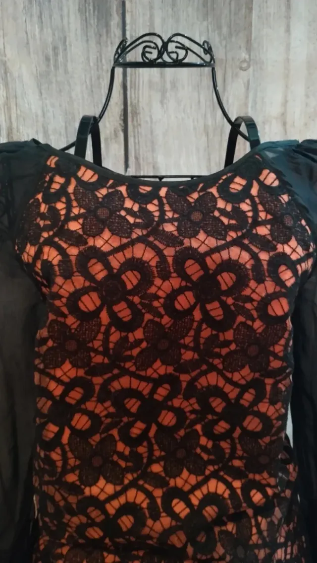 Vestido Hoss Intropia Negro y Naranja Encaje