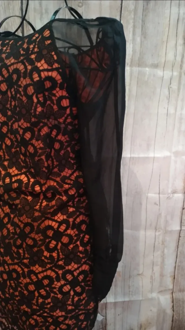 Vestido Hoss Intropia Negro y Naranja Encaje