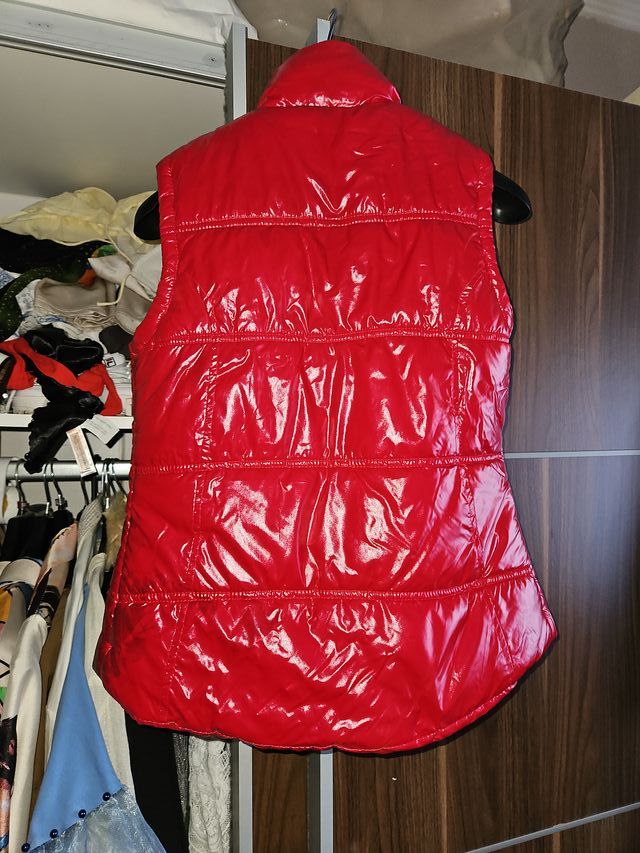 Chaleco rojo acolchado