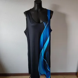 Vestido preto com detalhes azuis 3XL