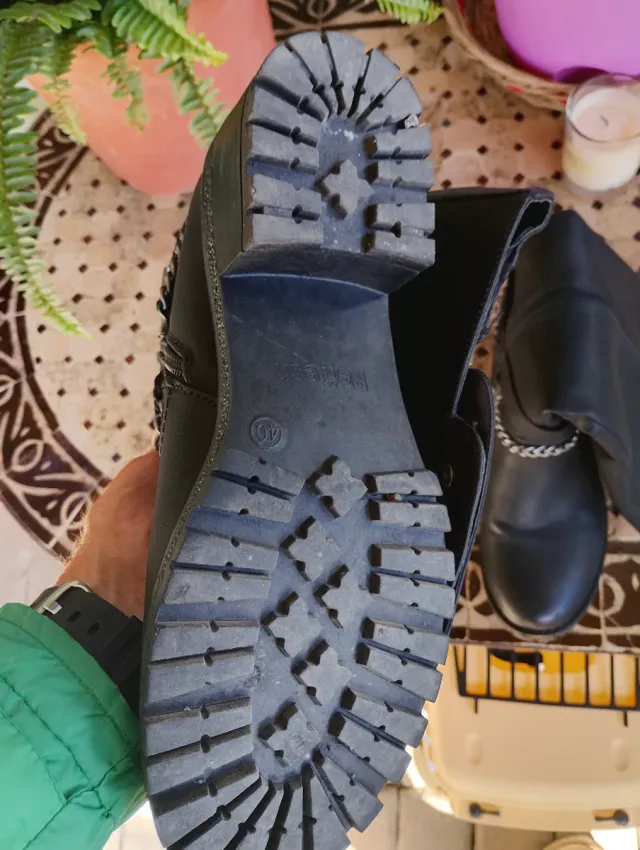 Botas negras mujer talla 40 en mano Algeciras