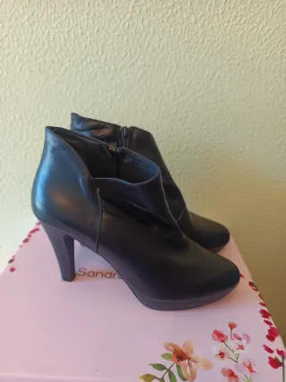 Botines negros tacón alto