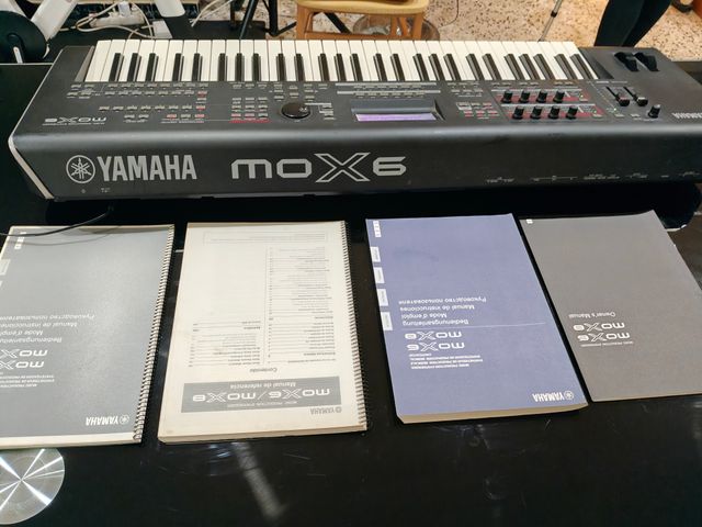 Yamaha Mox 6 con FlightCase, manuali ed extra