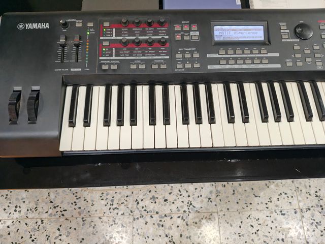 Yamaha Mox 6 con FlightCase, manuali ed extra