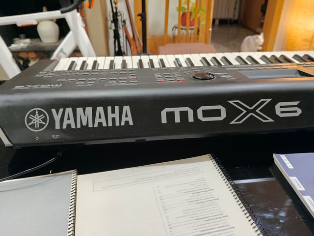 Yamaha Mox 6 con FlightCase, manuali ed extra