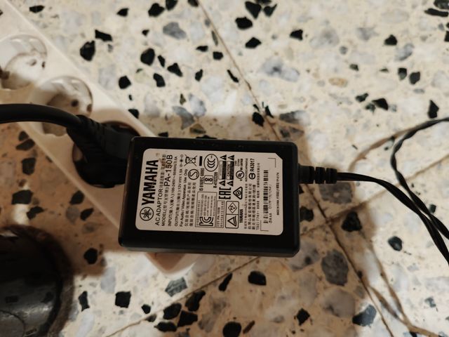 Yamaha Mox 6 con FlightCase, manuali ed extra