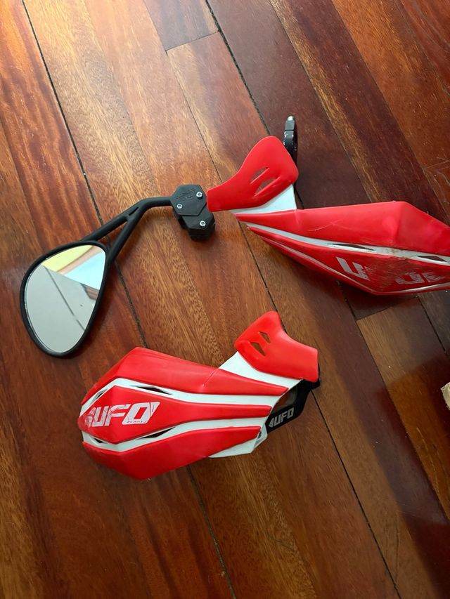 Cubremanetas y Retrovisor Moto Enduro UFO