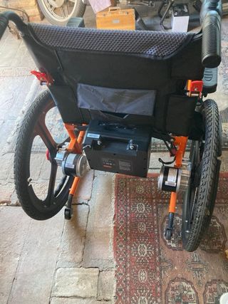 Sedia a rotelle elettrica