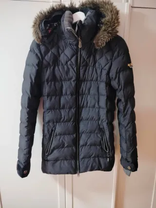 Plumífero Roxi gris oscuro poco uso.