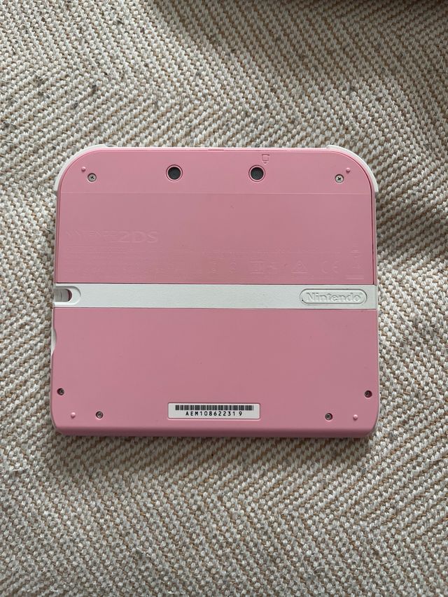 Nintendo 2DS Rosa + 2 Juegos 3DS