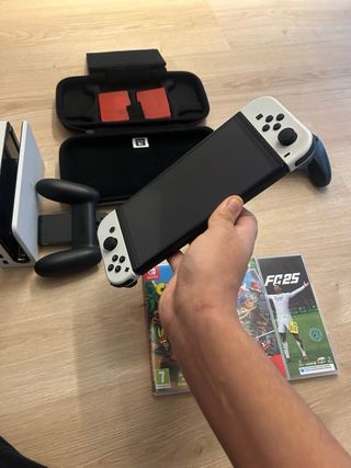 Nintendo Switch OLED + 4 Juegos + SD + CONTROL Y +