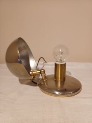 Lampada da tavolo vintage dorata