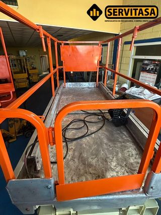 PLATAFORMA ELÉCTRICA JLG 12 METROS