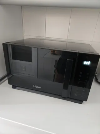 Microondas Grill Haier Negro