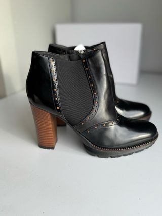 Stivaletti Peperosa neri con tacco