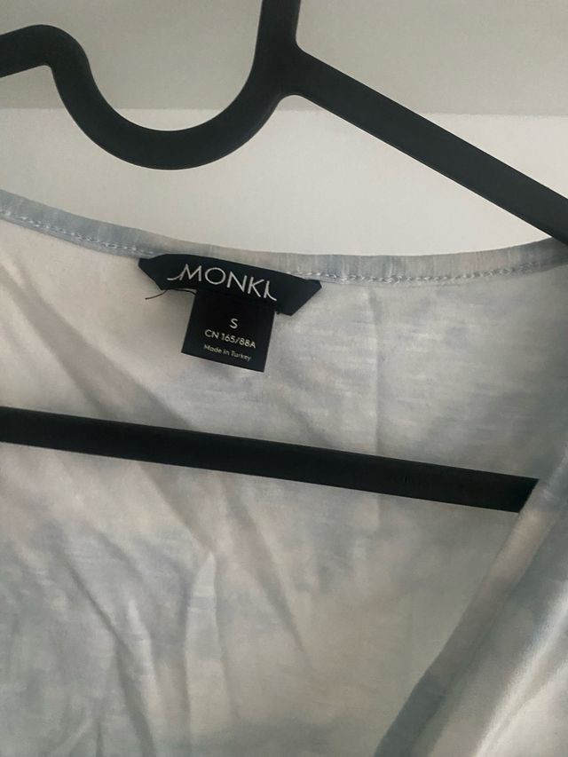 Top corto MONKI Tie-dye azul y blanco Talla S