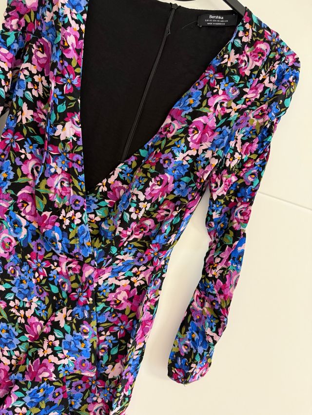 Vestido Bershka flores XS