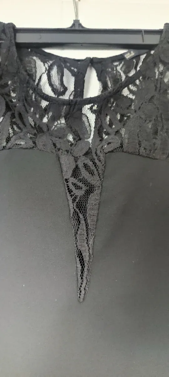 Camiseta fiesta encaje negro