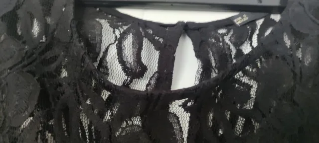 Camiseta fiesta encaje negro