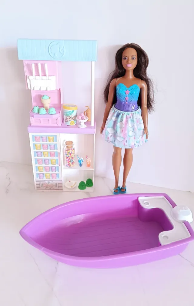 Barbie Heladería y Barco Lila