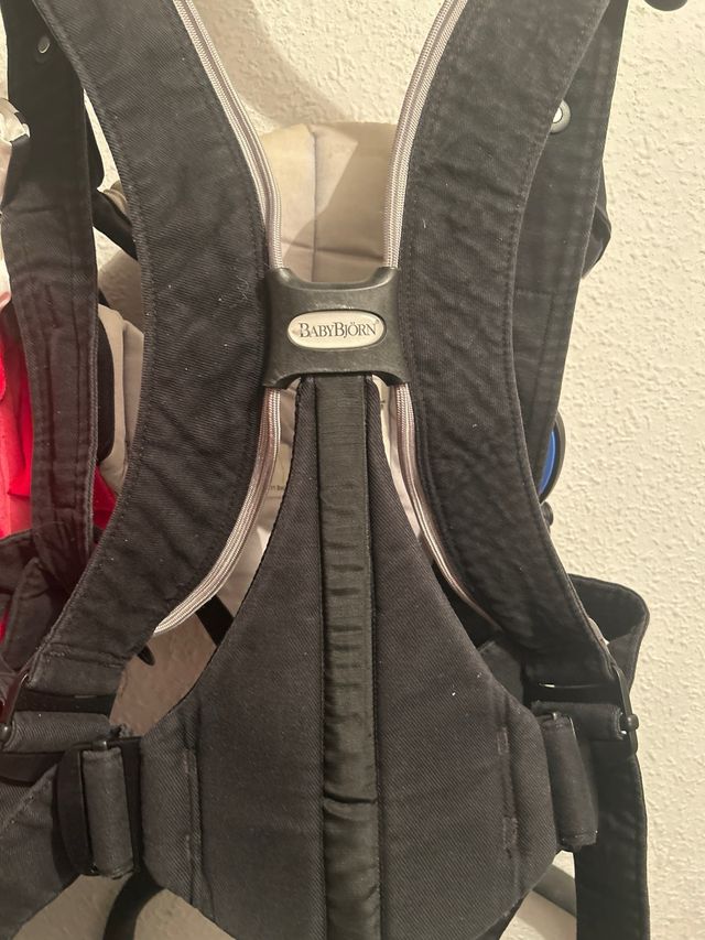 Mochila Porta Bebé BabyBjörn Negra