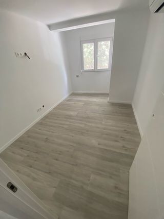 Pintura, acabados y piso flotante