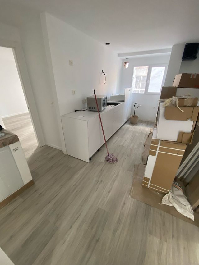 Pintura, acabados y piso flotante