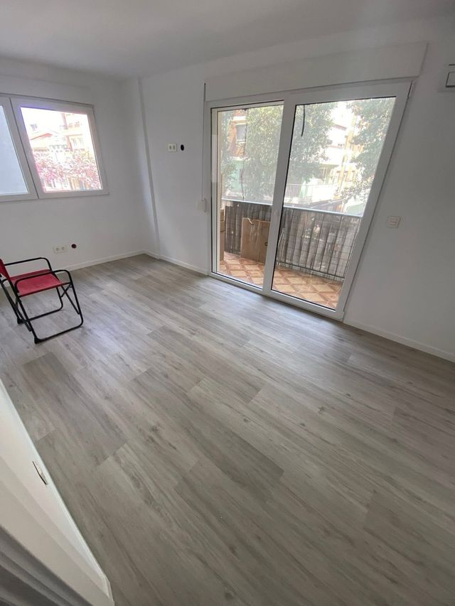 Pintura, acabados y piso flotante