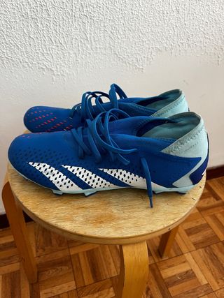 Botas de fútbol azules