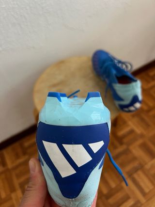 Botas de fútbol azules