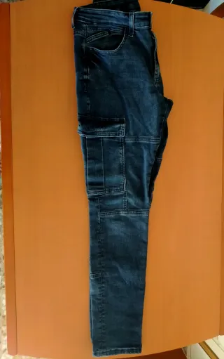 Pantalón cargo azul talla 40