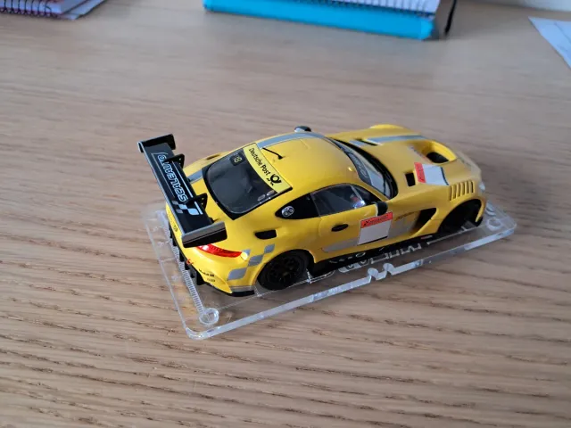 Coche Slot Mercedes AMG Amarillo
