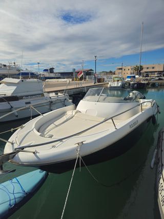 Barco Open Jeanneau Cap Camarat 755 WA