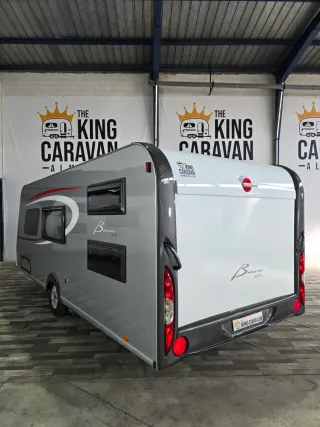 Caravana Burstner Belcanto 560 Aire Mover Toldo