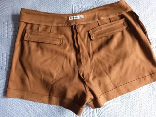 Pantalón corto Stradivarius T40