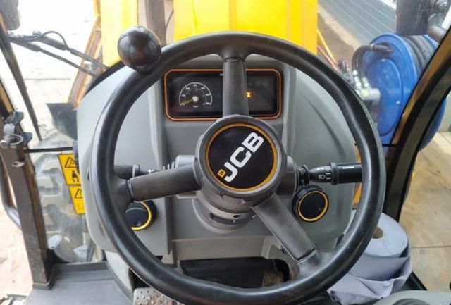 Retroexcavadora JCB 3CX Compact 4WS