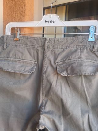 Pantalón cargo Zara verde oliva