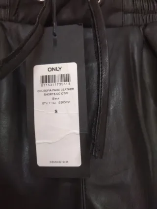 Pantalones culotte efecto piel negros