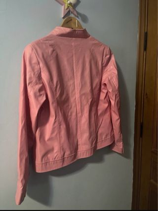 Cazadora rosa